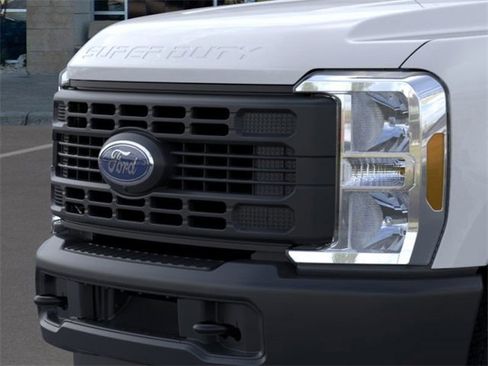 New 2026 Ford F350 XL w/ 360-Degree Camera Package image 17