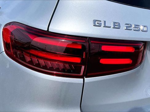 New 2026 Mercedes-Benz GLB 250 image 6