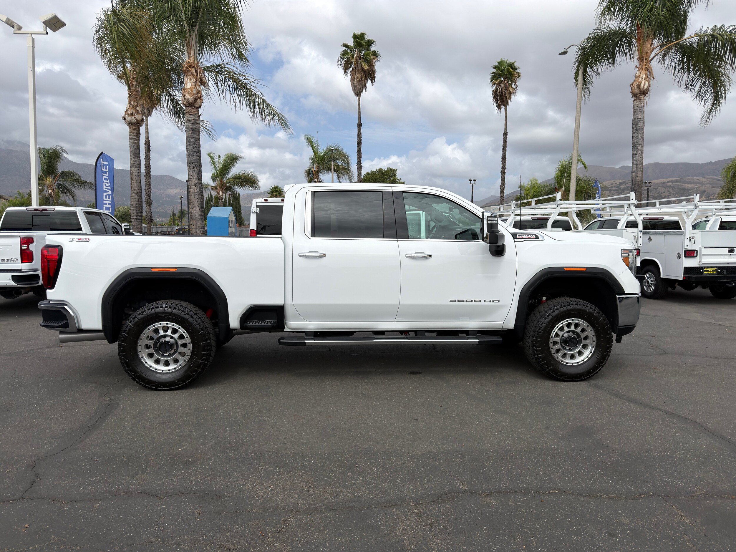 Used 2020 GMC Sierra 3500 SLT w/ SLT Premium Plus Package AWD/4WD image 9