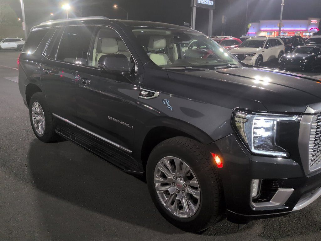 Used 2021 GMC Yukon Denali AWD/4WD image 2