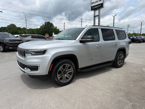 Used 2024 Jeep Wagoneer Series II AWD/4WD image 5