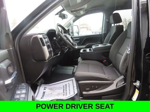 Used 2018 Chevrolet Silverado 1500 LT w/ Redline Edition AWD/4WD image 17