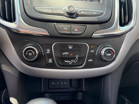Used 2023 Chevrolet Equinox LS FWD image 37