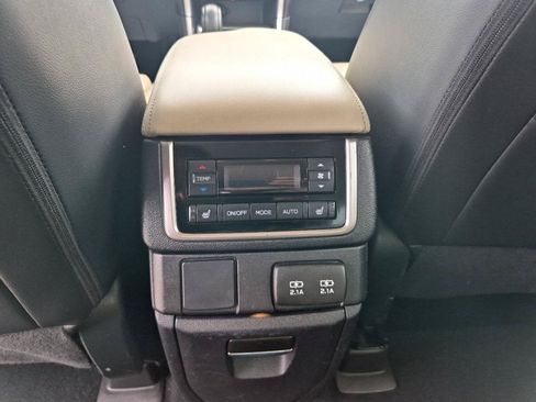 Used 2019 Subaru Ascent Limited AWD/4WD image 14