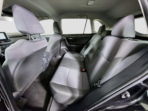 Used 2025 Toyota RAV4 XLE AWD/4WD image 25