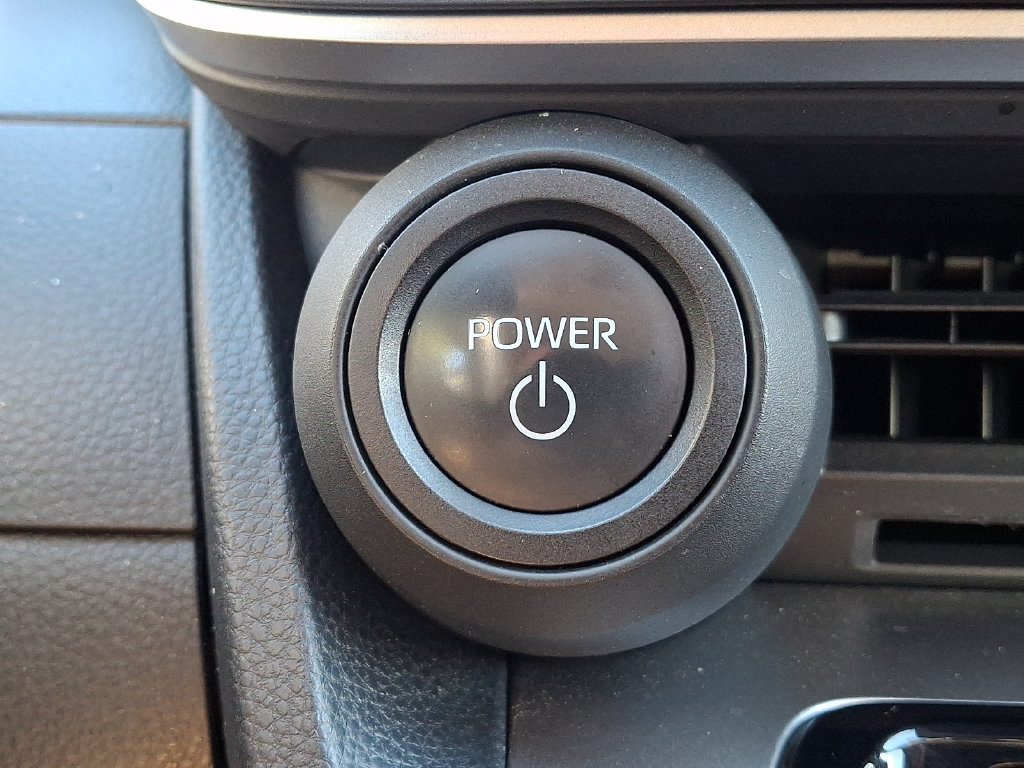 Used 2023 Toyota Prius LE AWD/4WD image 26