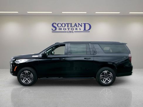 Used 2025 Chevrolet Suburban Z71 AWD/4WD image 1