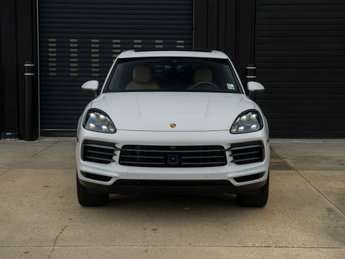 Certified 2022 Porsche Cayenne Platinum Edition image 6