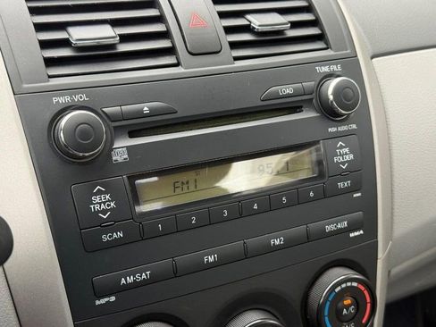 Used 2010 Toyota Corolla LE FWD image 21