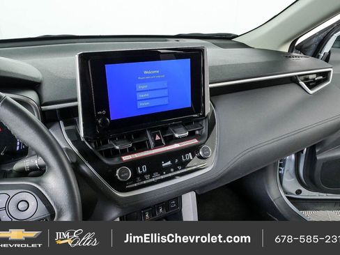 Used 2025 Toyota Corolla Cross XLE FWD image 12