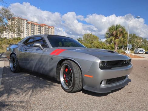 Used 2015 Dodge Challenger SRT Hellcat image 25