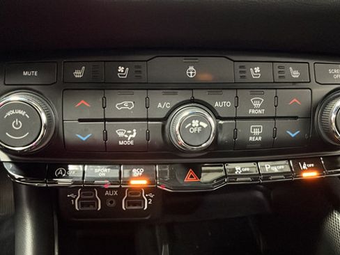 Used 2025 Dodge Durango GT AWD/4WD image 18