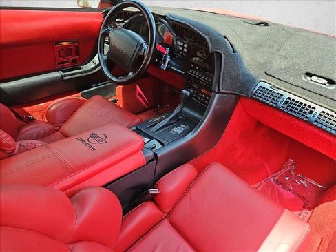 Used 1992 Chevrolet Corvette Coupe RWD image 23