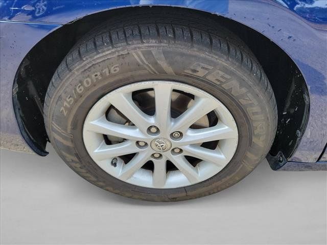 Used 2010 Toyota Camry XLE FWD image 9