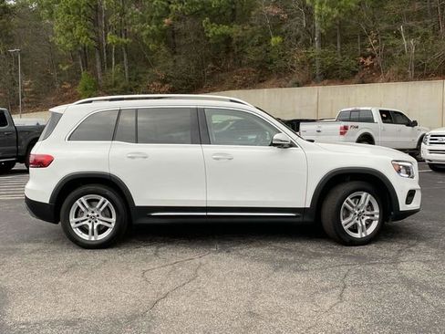 Used 2021 Mercedes-Benz GLB 250 image 2