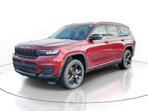 New 2025 Jeep Grand Cherokee L Altitude image 2