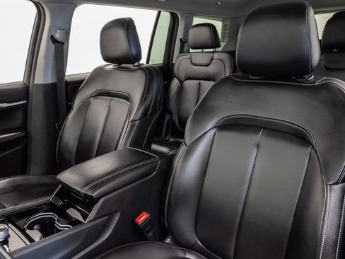 Used 2023 Jeep Grand Cherokee L Limited AWD/4WD image 9
