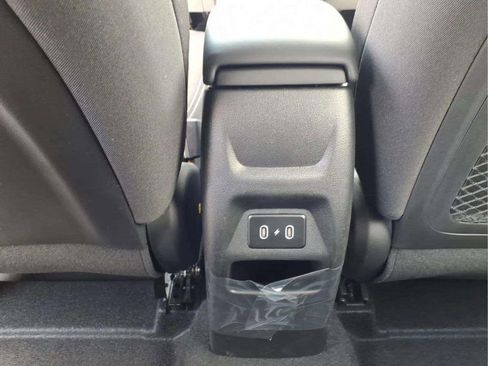New 2026 Hyundai Venue SEL FWD image 13