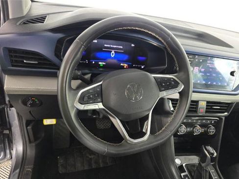 Used 2024 Volkswagen Taos SE FWD image 6