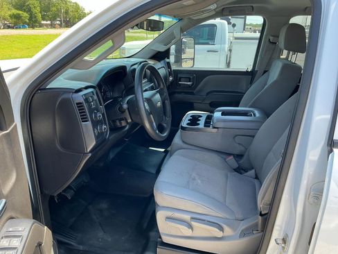 Used 2016 Chevrolet Silverado 2500 W/T image 9