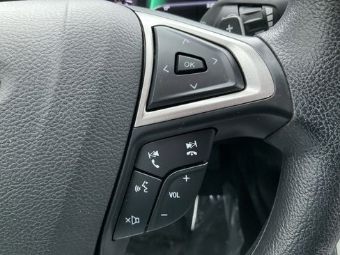 Used 2019 Ford Fusion SE image 18