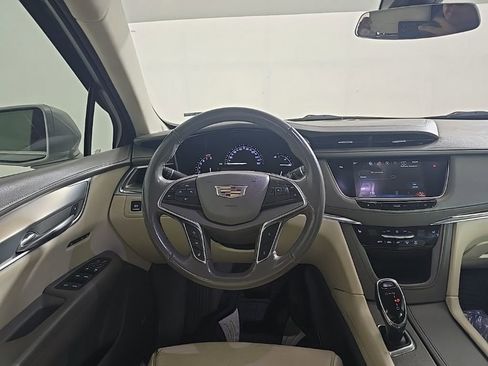 Used 2018 Cadillac XT5 Luxury w/ Driver Awareness Package image 7