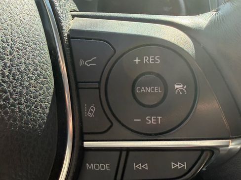 Used 2020 Toyota Camry XSE AWD/4WD image 11