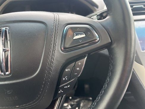 Used 2020 Lincoln MKZ Reserve w/ Luxury Package image 30