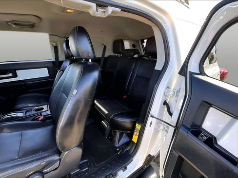 Used 2014 Toyota FJ Cruiser 4WD w/ Upgrade Package image 20