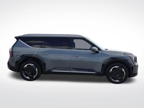 Used 2024 Kia EV9 Land AWD/4WD image 8