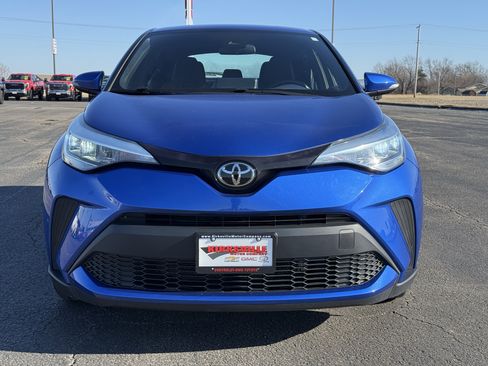 Used 2022 Toyota C-HR XLE image 8