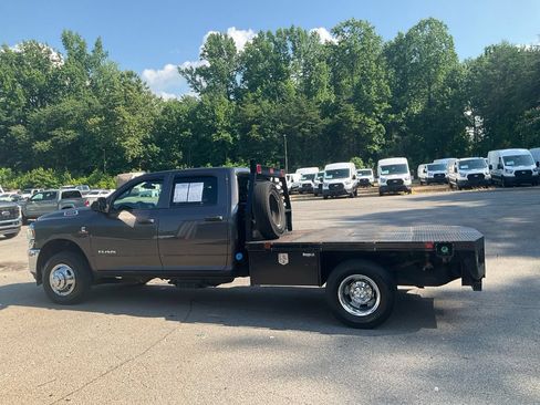Used 2022 RAM 3500 Tradesman w/ Chrome Appearance Group AWD/4WD image 8