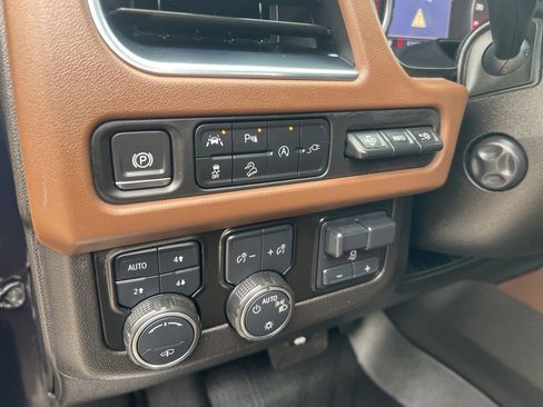 Used 2021 Chevrolet Suburban High Country AWD/4WD image 54