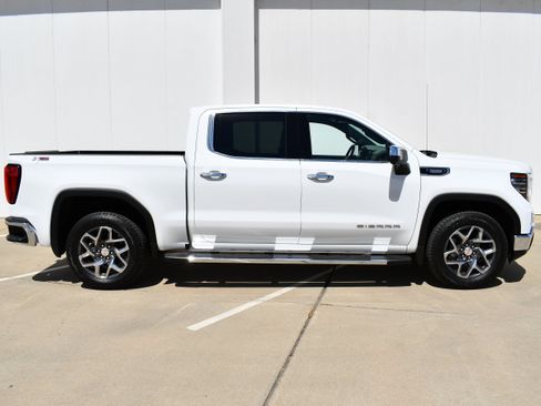 Used 2026 GMC Sierra 1500 SLT w/ SLT Premium Package AWD/4WD image 5