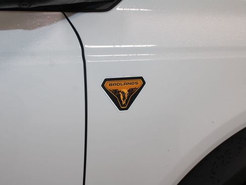 Used 2024 Ford Bronco Badlands image 12