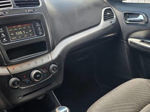 Used 2017 Dodge Journey SXT image 15