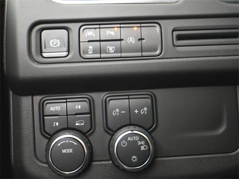 Used 2023 Chevrolet Tahoe LT w/ Luxury Package image 16