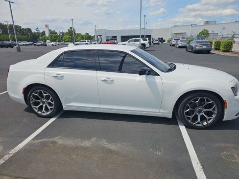 Used 2018 Chrysler 300 Touring w/ Sport Appearance Package RWD image 5