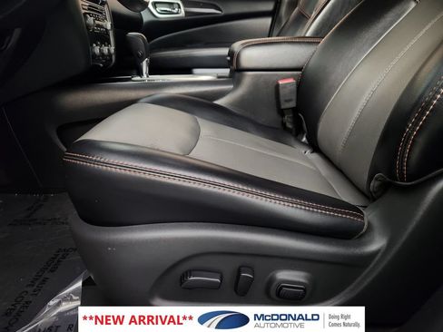 Used 2019 Nissan Pathfinder SL w/ Rock Creek Edition FWD image 13
