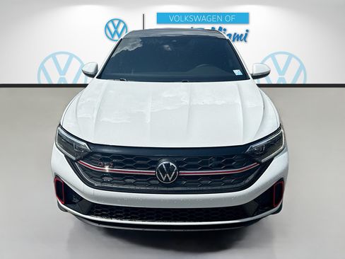 Used 2023 Volkswagen Jetta GLI Autobahn FWD image 2