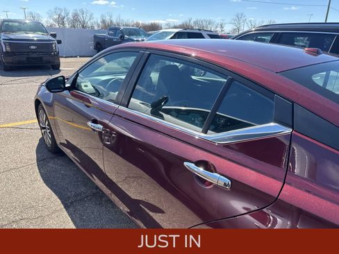 Used 2025 Nissan Altima 2.5 SV image 22