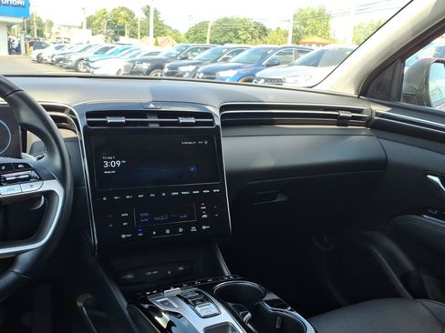 Used 2023 Hyundai Tucson Limited AWD/4WD image 19