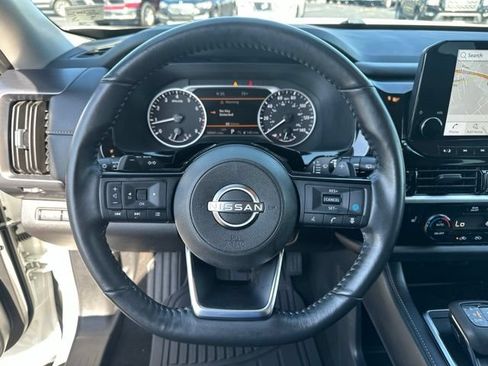 Used 2023 Nissan Pathfinder SL w/ Black Appearance Package AWD/4WD image 14