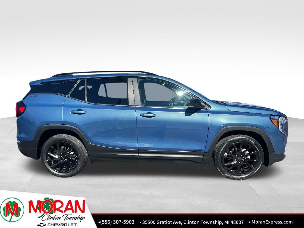 Certified 2024 GMC Terrain SLE w/ Driver Convenience Package FWD image 8