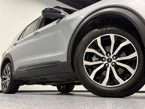 Used 2022 Ford Explorer ST AWD/4WD image 2