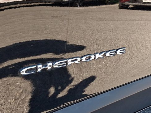 Used 2021 Jeep Cherokee Latitude Lux image 30