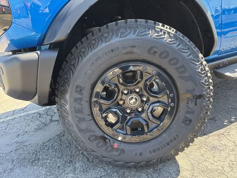 New 2025 Ford Bronco Badlands AWD/4WD image 38