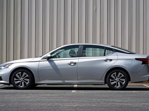 Used 2021 Nissan Altima 2.5 S FWD image 8