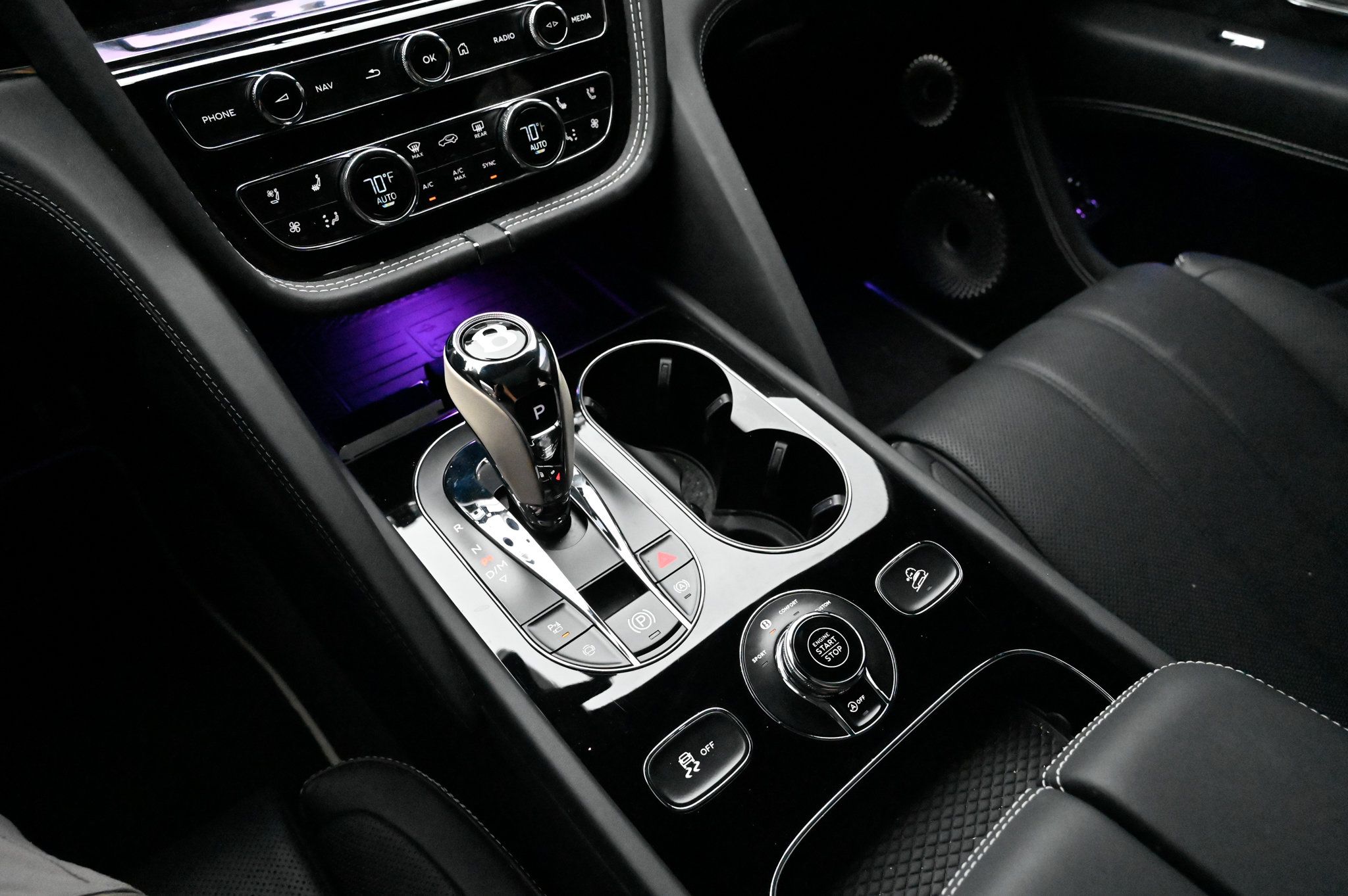 Used 2025 Bentley Bentayga AWD/4WD image 31