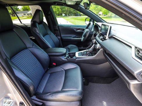 Used 2021 Toyota RAV4 XSE AWD/4WD image 38